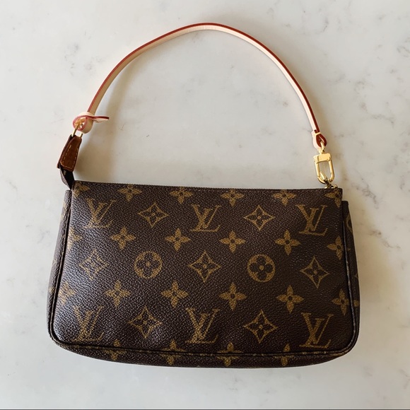 Louis Vuitton Handbags - *SOLD* Louis Vuitton Pochette